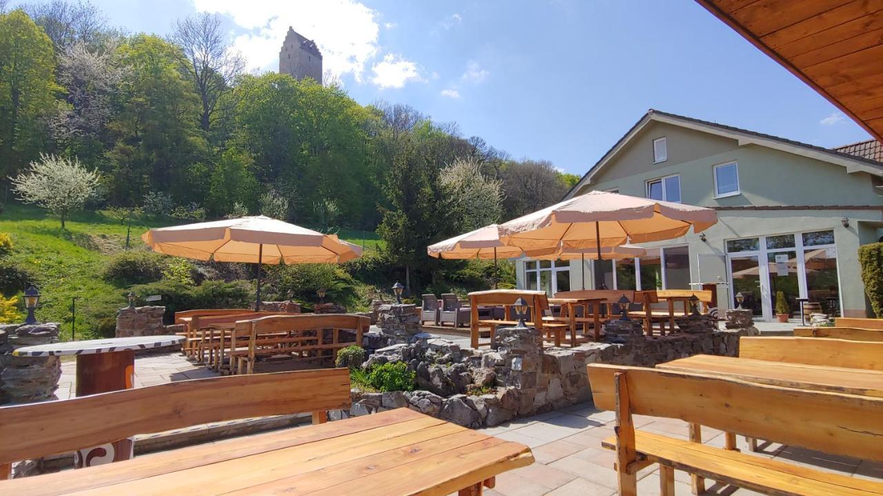 Pod Hradom Restaurant&Pension Topolcany Exterior foto